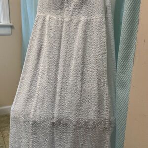 VINTAGE white slip with textured material